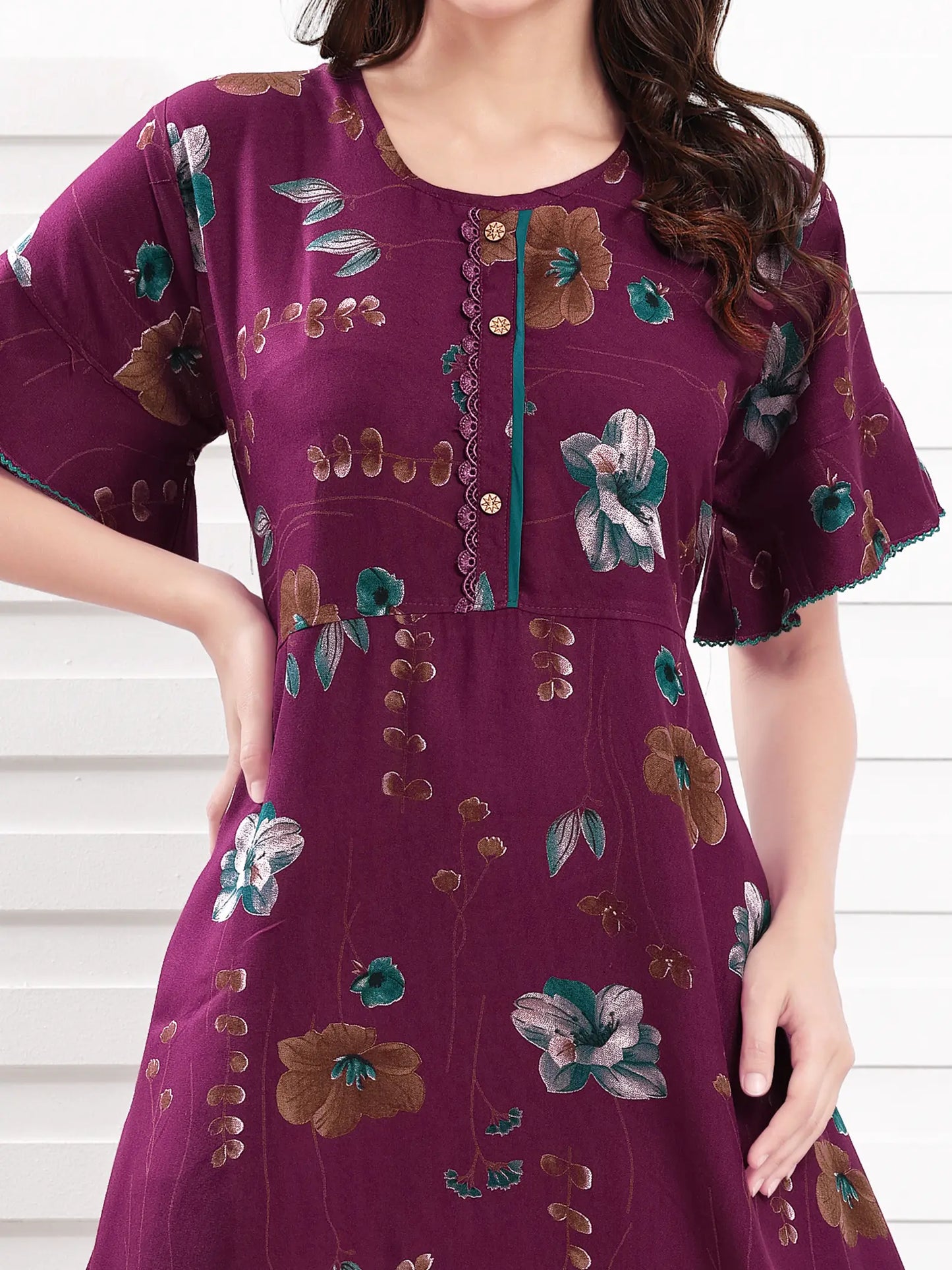 Stylish Alpine Nighty – Soft & Comfy